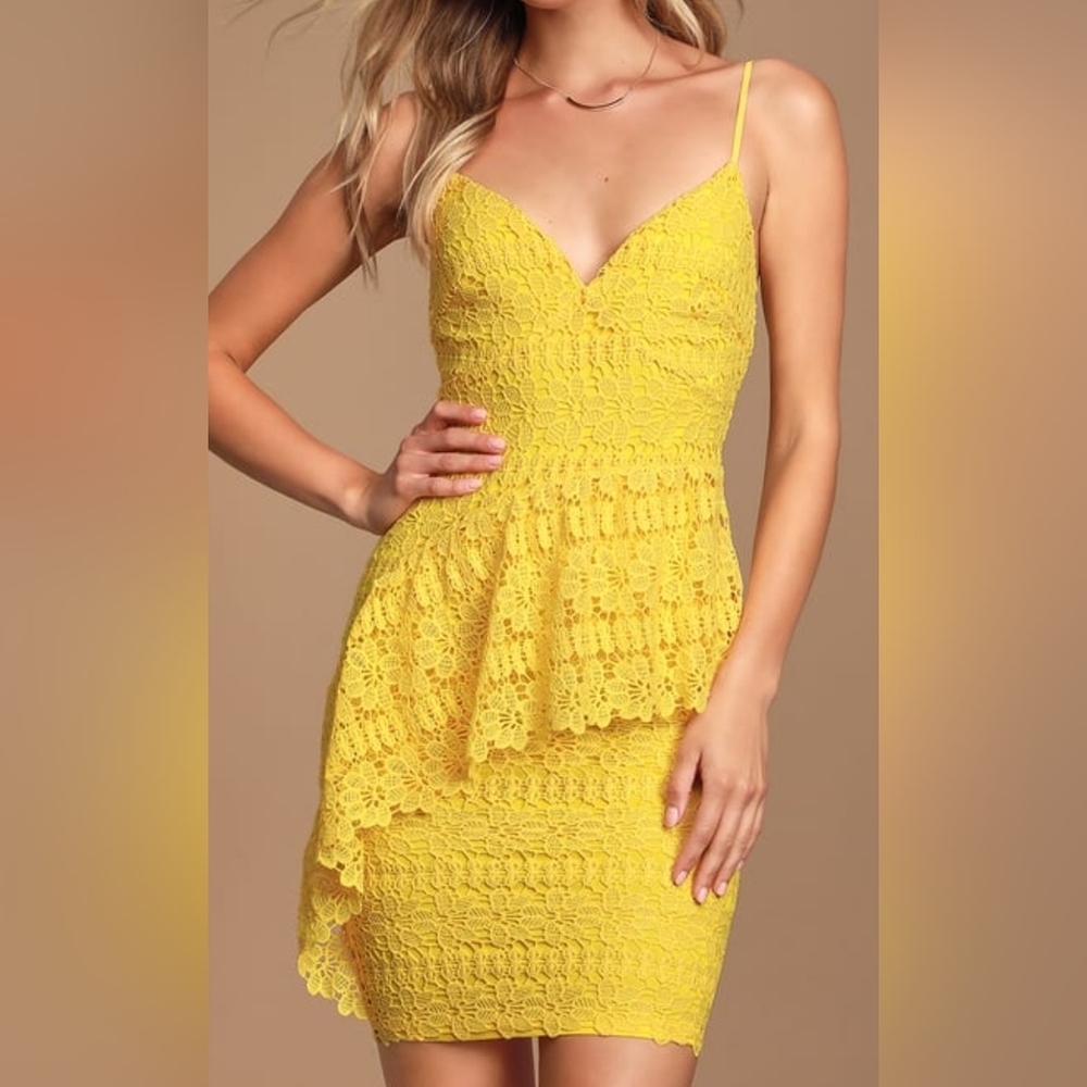 💕Lulu's Womens McKenzie Yellow Lace Ruffled Dress Size XS‎